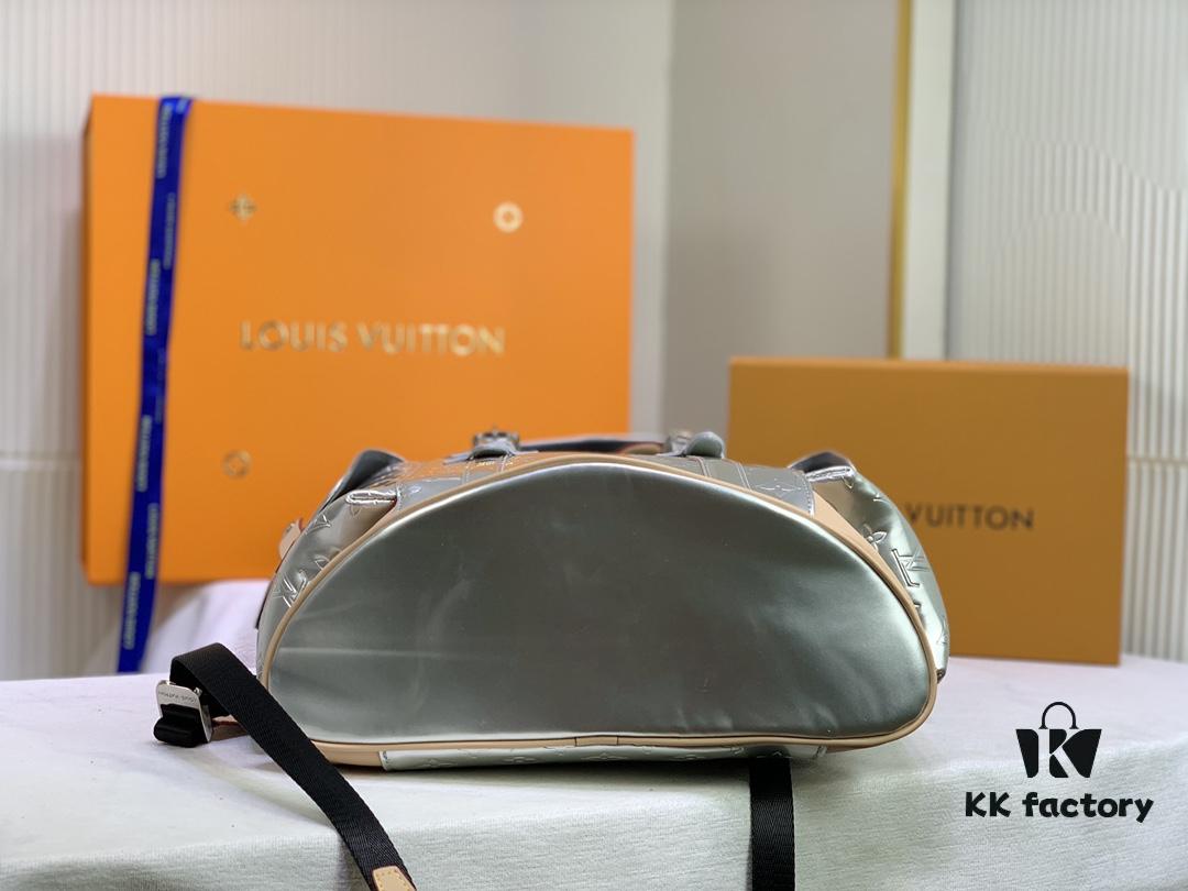 6930694c6e68136f4d9a4d10 M58756 M41379 Silver Shiny Christopher Small Backpack