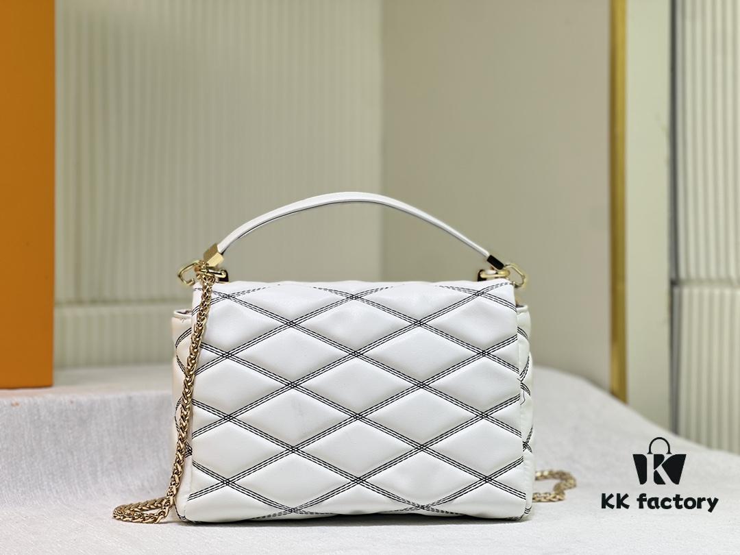 693069596e68136f4d9a4d2b M23689 Nicolas Ghesquière GO-14 Medium Handbag