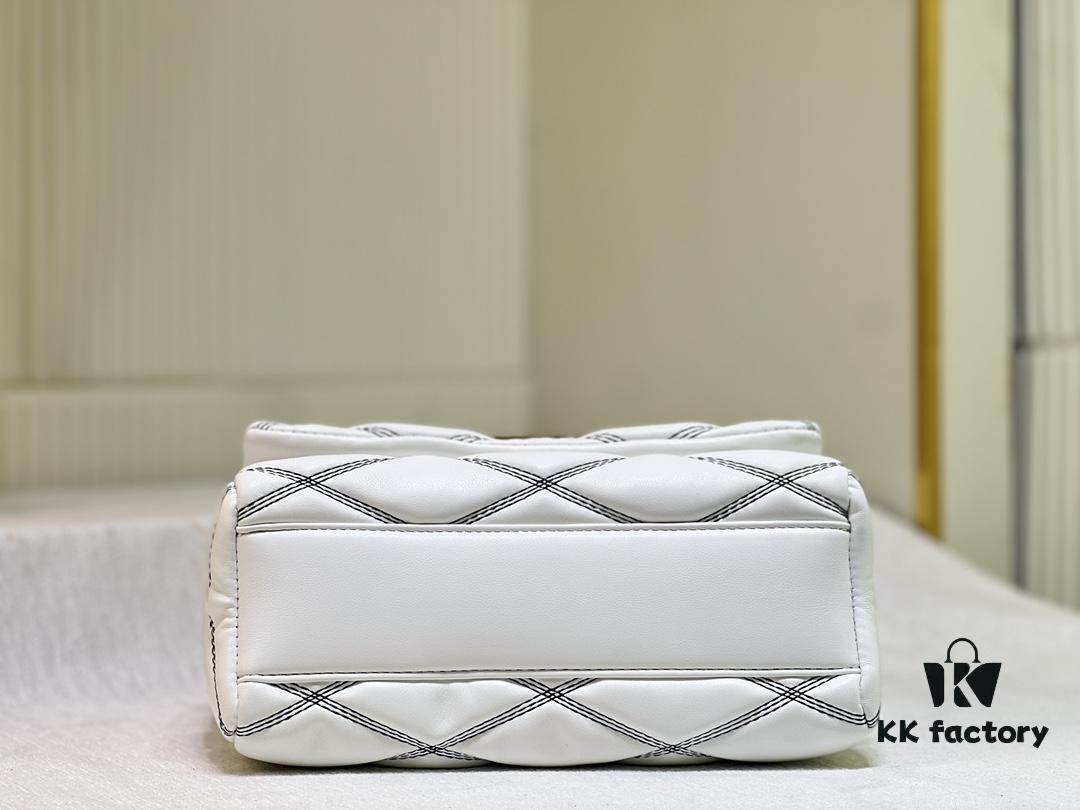6930695a6e68136f4d9a4d2e M23689 Nicolas Ghesquière GO-14 Medium Handbag
