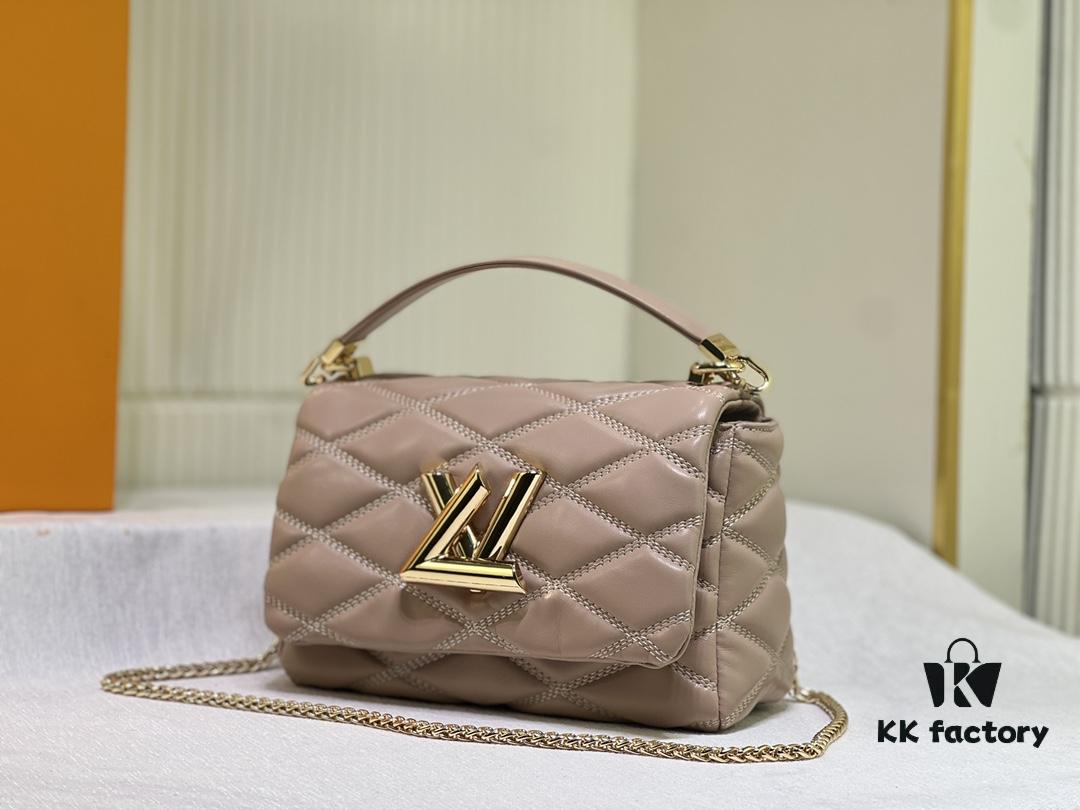 693069606e68136f4d9a4d3c M23689 Nicolas Ghesquière GO-14 Medium Handbag