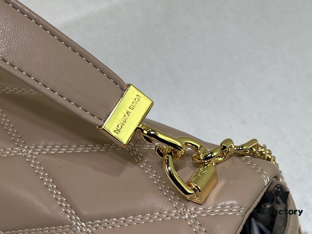 693069626e68136f4d9a4d40 M23689 Nicolas Ghesquière GO-14 Medium Handbag