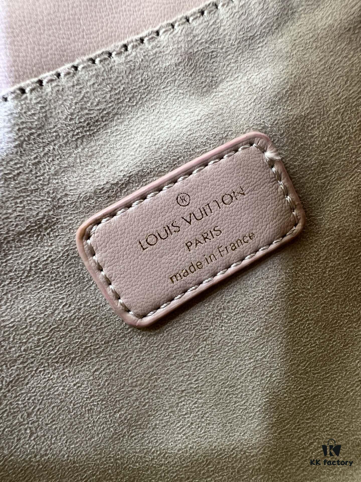 693069646e68136f4d9a4d46 M23689 Nicolas Ghesquière GO-14 Medium Handbag