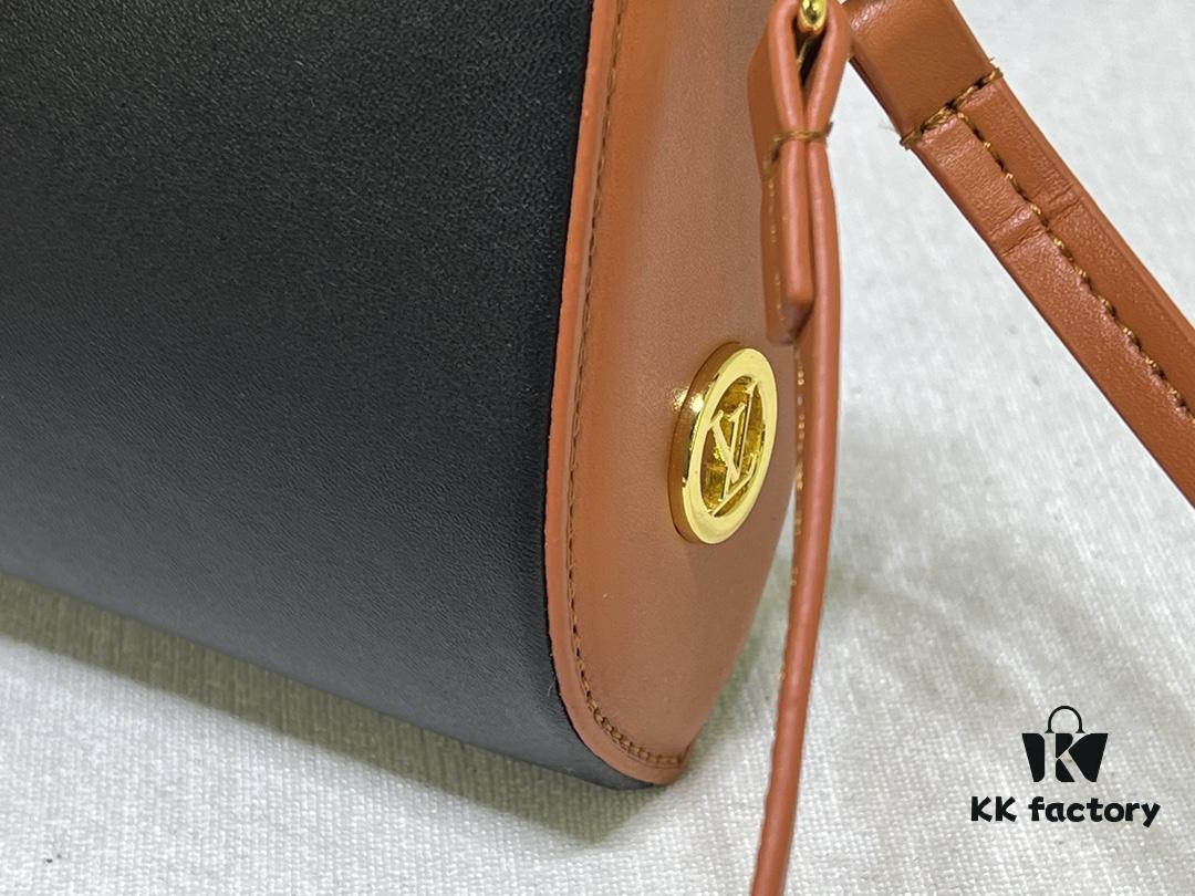 693069826e68136f4d9a4d86 Upgraded Original M47123 Latest Runway Style LV Lock Clutch Bag
