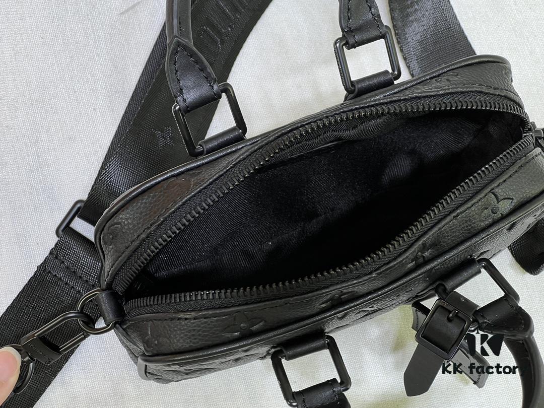 693069886e68136f4d9a4d92 Upgraded Original M82770 Nano Porte Documents Voyage Bag