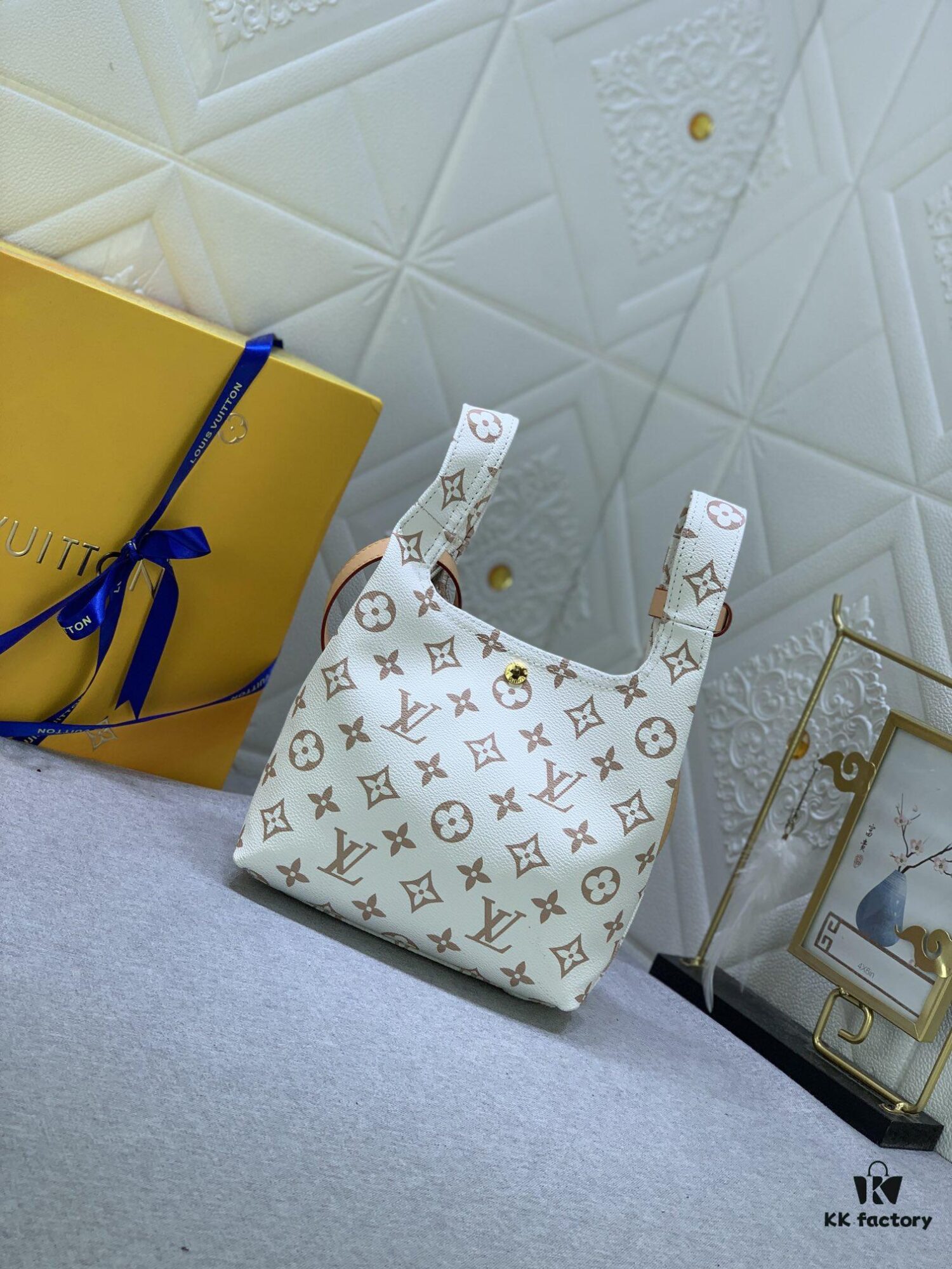 693069996e68136f4d9a4db0 Upgraded Original M46816 Yellow Flower Vintage Atlantis BB Handbag