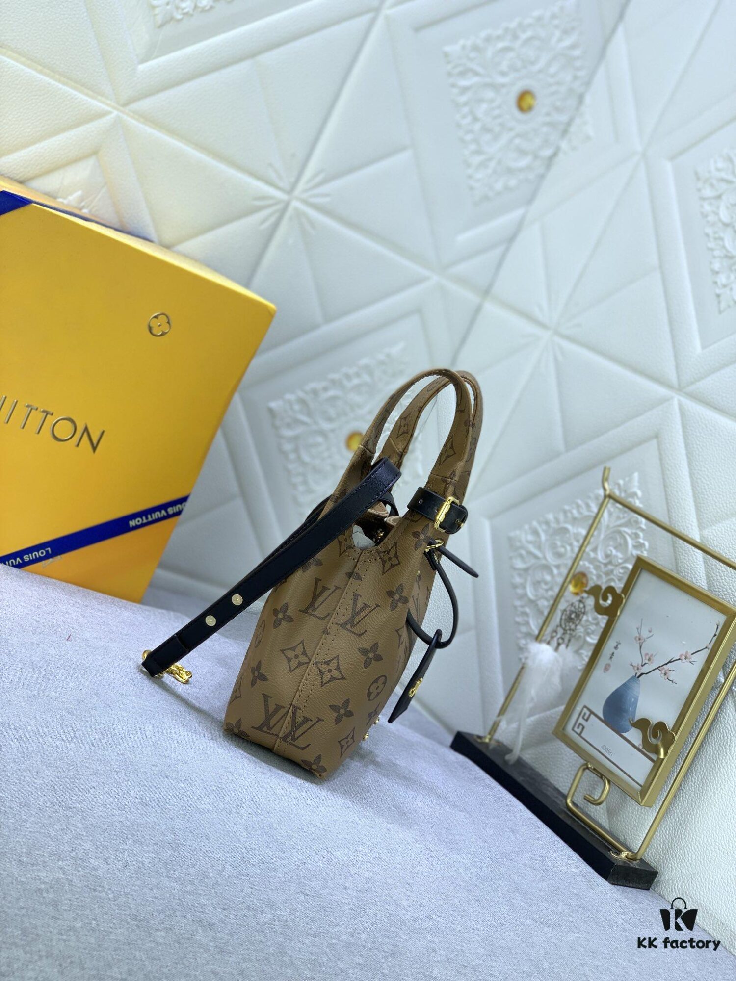 693069a56e68136f4d9a4dc3 Upgraded Original M46816 Yellow Flower Vintage Atlantis BB Handbag
