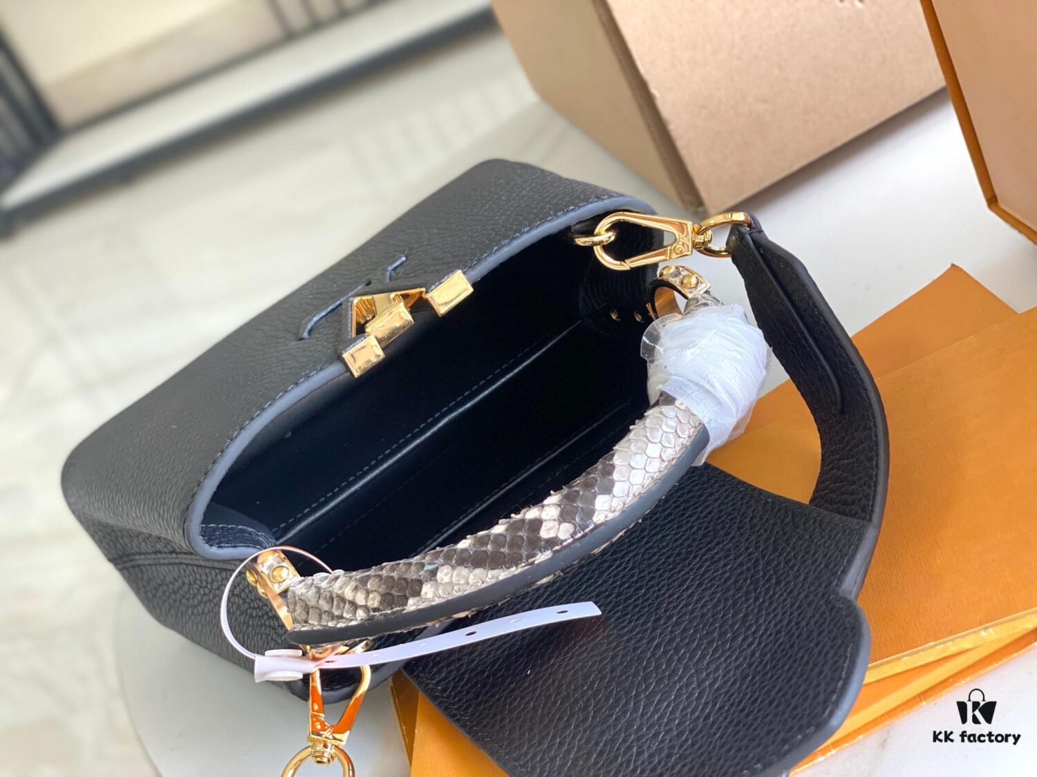 693069c36e68136f4d9a4de8 Top Grade Full Set Packaging 【Premium Original Factory Leather💋 M95509 Shiny Snake Skin, Black with Python Gold Clasp】 Mini Size