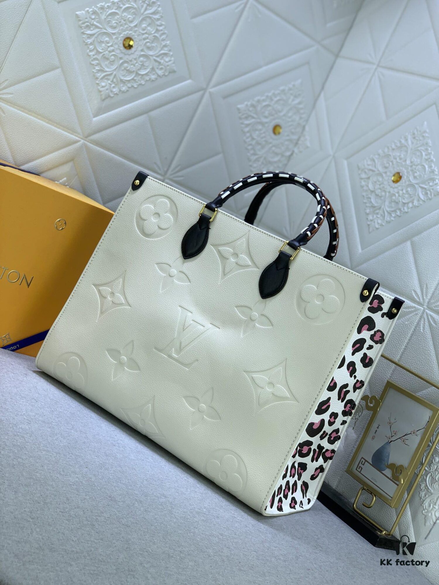 New Arrival [LV CRAFTY ONTHEGO Tote Bag] m45373, m45719 - Large 160, Medium 150, Small Upgraded Original Version, Authentic Woven Handle Strap with Leopard Print Silk Screen