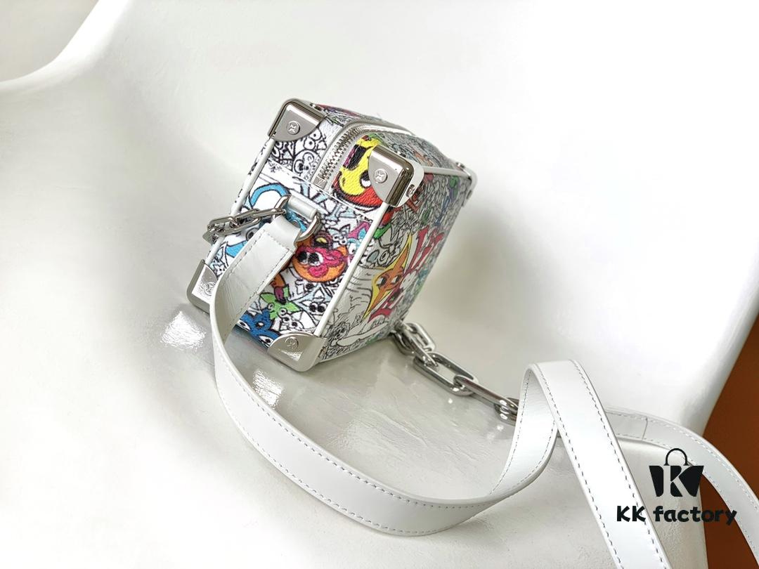 693069db6e68136f4d9a4e11 M82008 Top Quality Original Design Mini Soft Trunk Handbag