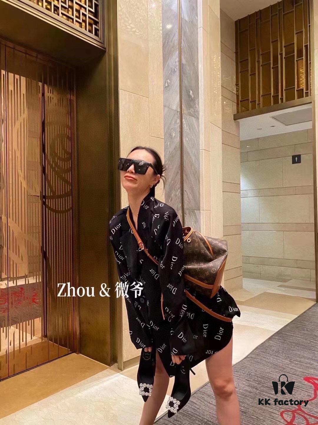 693069eb6e68136f4d9a4e2c Vintage Large Bucket Bag ⬇️ Super Popular 🔥🔥⬇️ M42224 Lv Limited Edition Drawstring Bucket Bag, King of Cost Performance