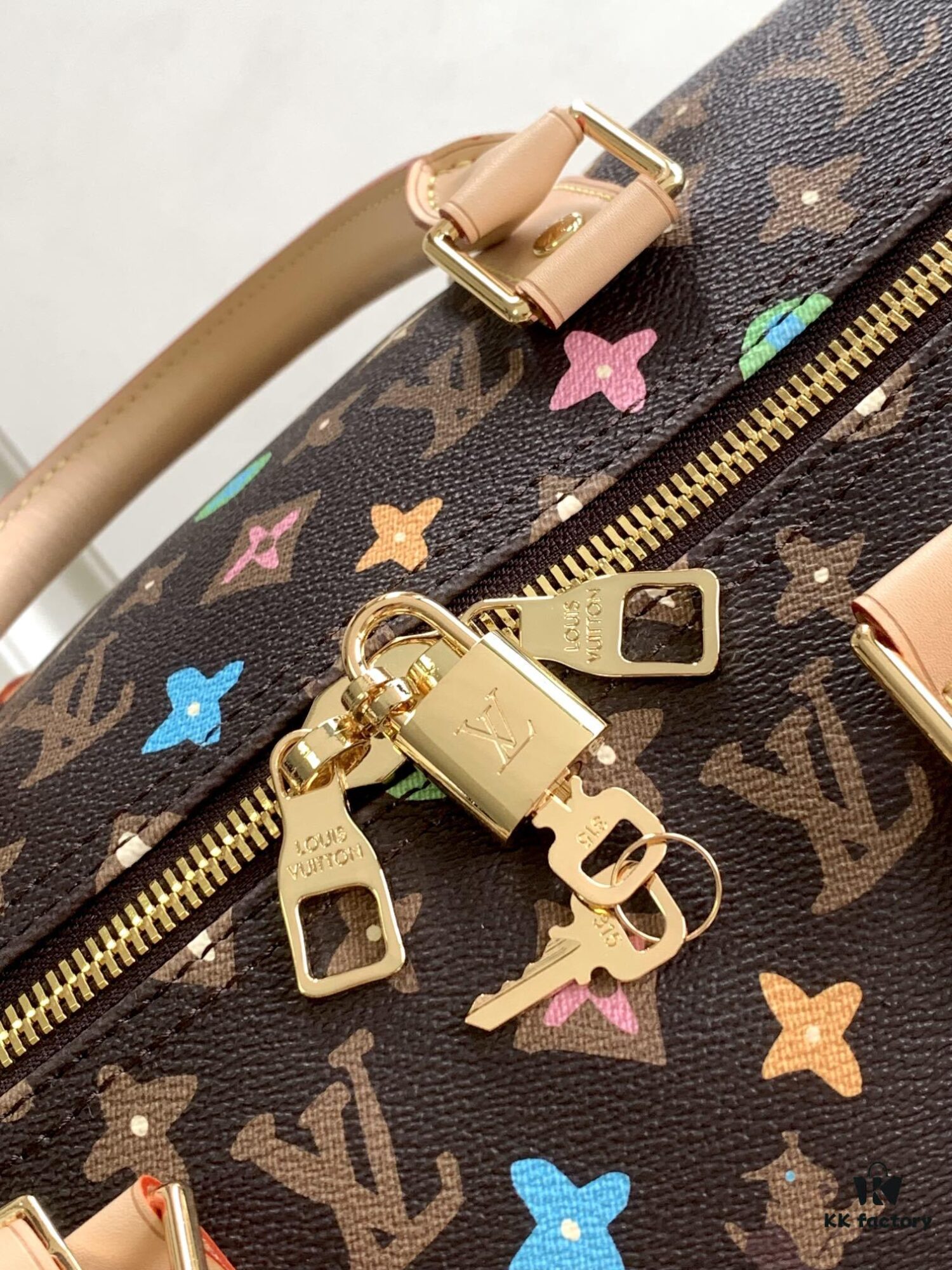 69306a216e68136f4d9a4e9b M24901 LV X YK Keepall 50, Year's Hottest Style, Crafted in Damier Graphite Canvas with Classic Design and Iconic Details