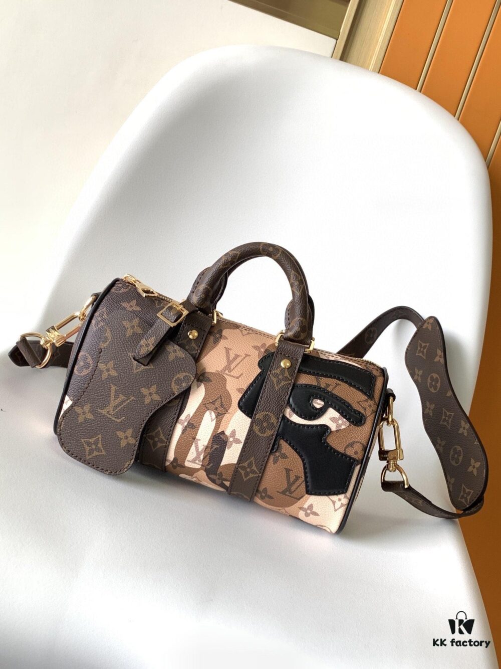 69306a596e68136f4d9a4f0f Keepall Bandoulière 25 Bag from LV Portrait Collection with M46678 Eyes and M46701 White Flowers, Exclusive Original Stock