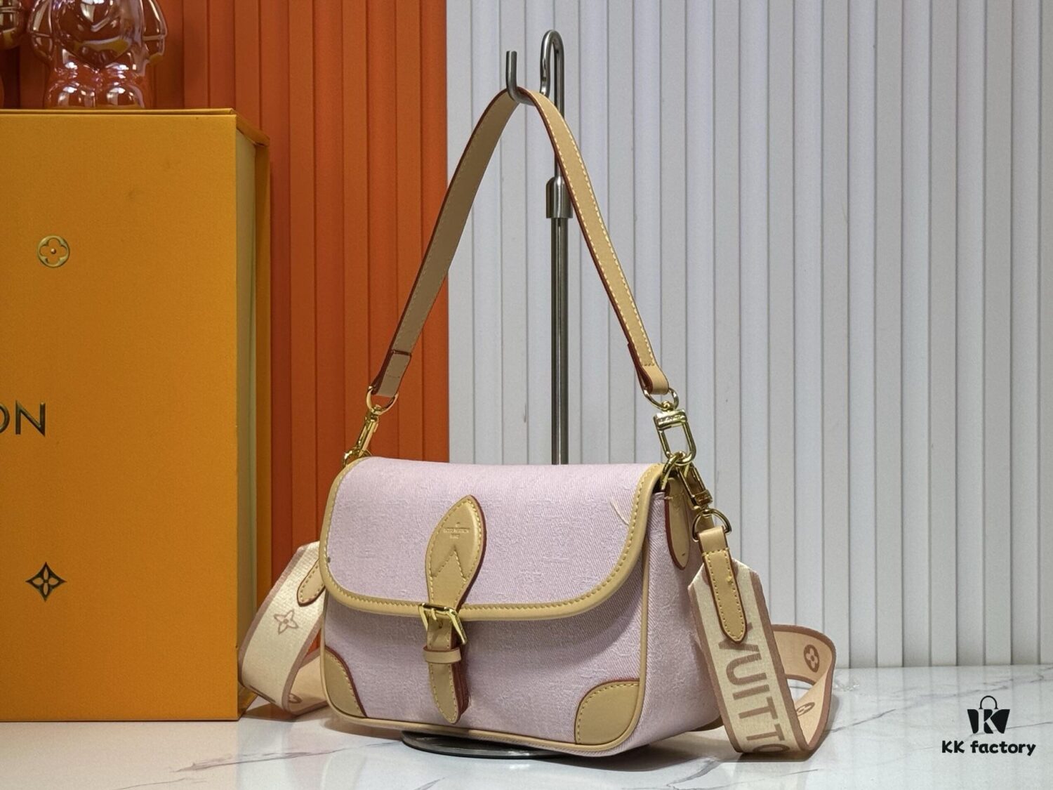 69306abf6e68136f4d9a4fda M46386 M45985 Denim Baguette Diane Handbag