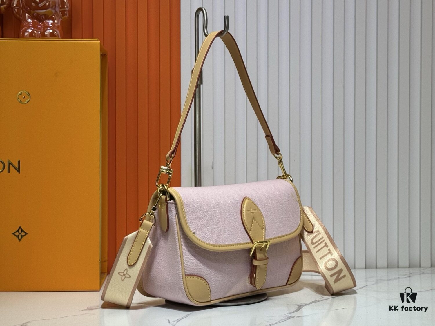 69306abf6e68136f4d9a4fdc M46386 M45985 Denim Baguette Diane Handbag