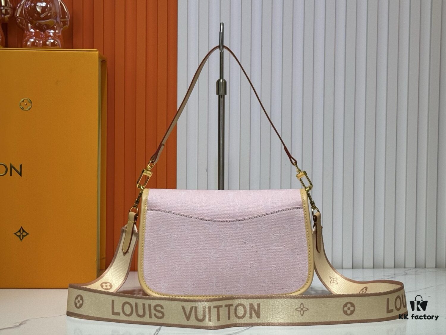 69306ac06e68136f4d9a4fde M46386 M45985 Denim Baguette Diane Handbag