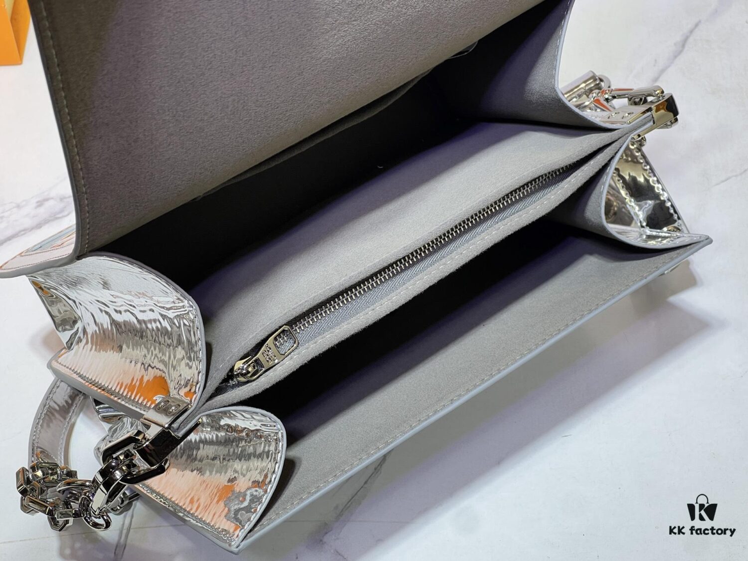 69306afb6e68136f4d9a5041 Daphne Gold Silver 💥 Louis Vuitton 2025 Spring/Summer Collection Messenger Bag M43599/44391/44580 Latest Version Métis Mini Handbag