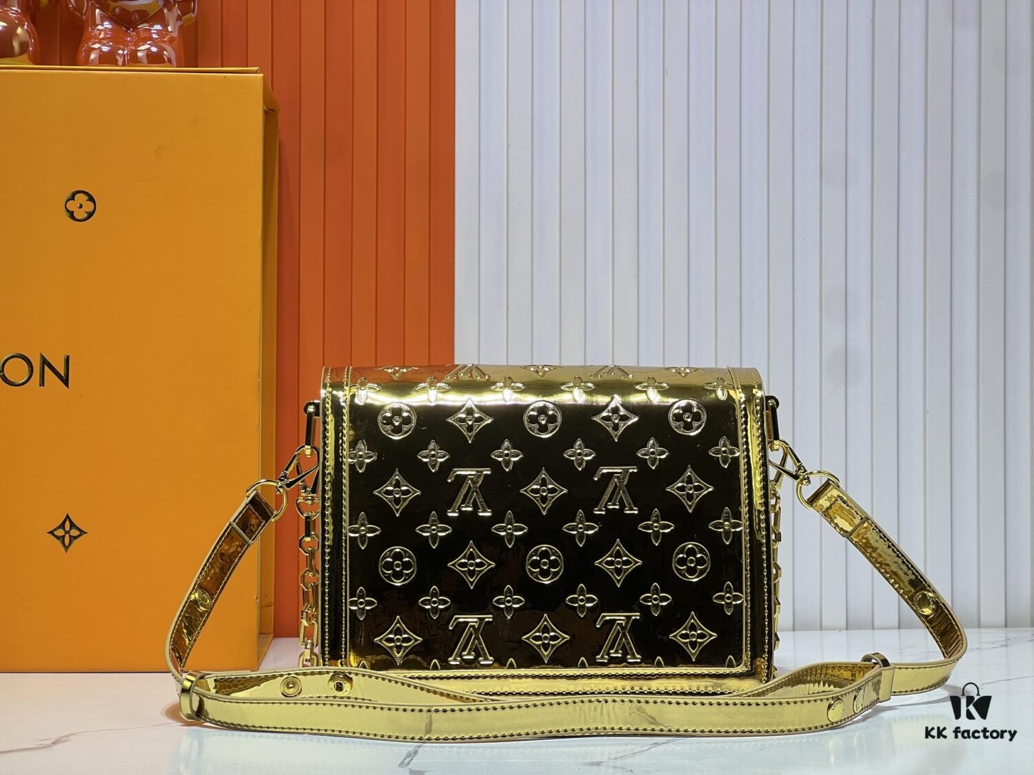 69306aff6e68136f4d9a5046 Daphne Gold Silver 💥 Louis Vuitton 2025 Spring Summer Collection Mailbox Bag M43599/44391/44580 Latest Version Métis Handbag