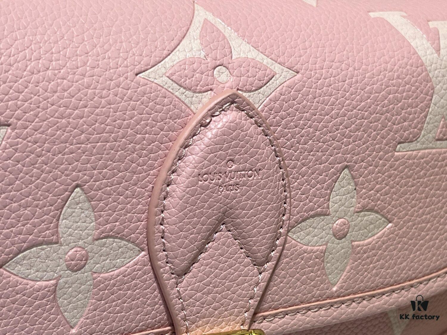 69306b066e68136f4d9a5052 Exclusive Real Shot - Upgraded Version ‼️ M46386 Black M46388 White M45985 Full Leather Baguette Bag Series New Diane Handbag
