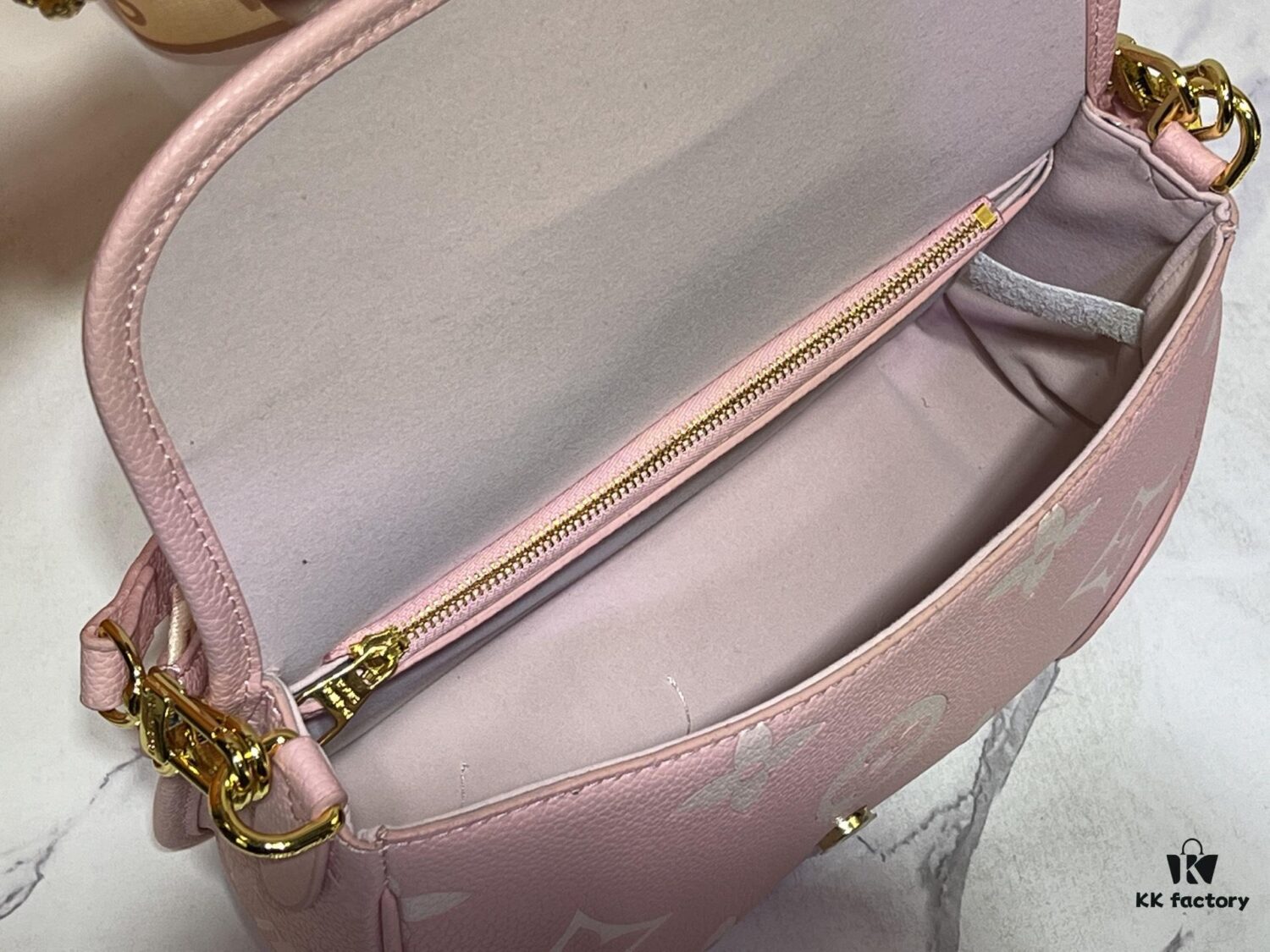 69306b076e68136f4d9a5054 Exclusive Real Shot - Upgraded Version ‼️ M46386 Black M46388 White M45985 Full Leather Baguette Bag Series New Diane Handbag