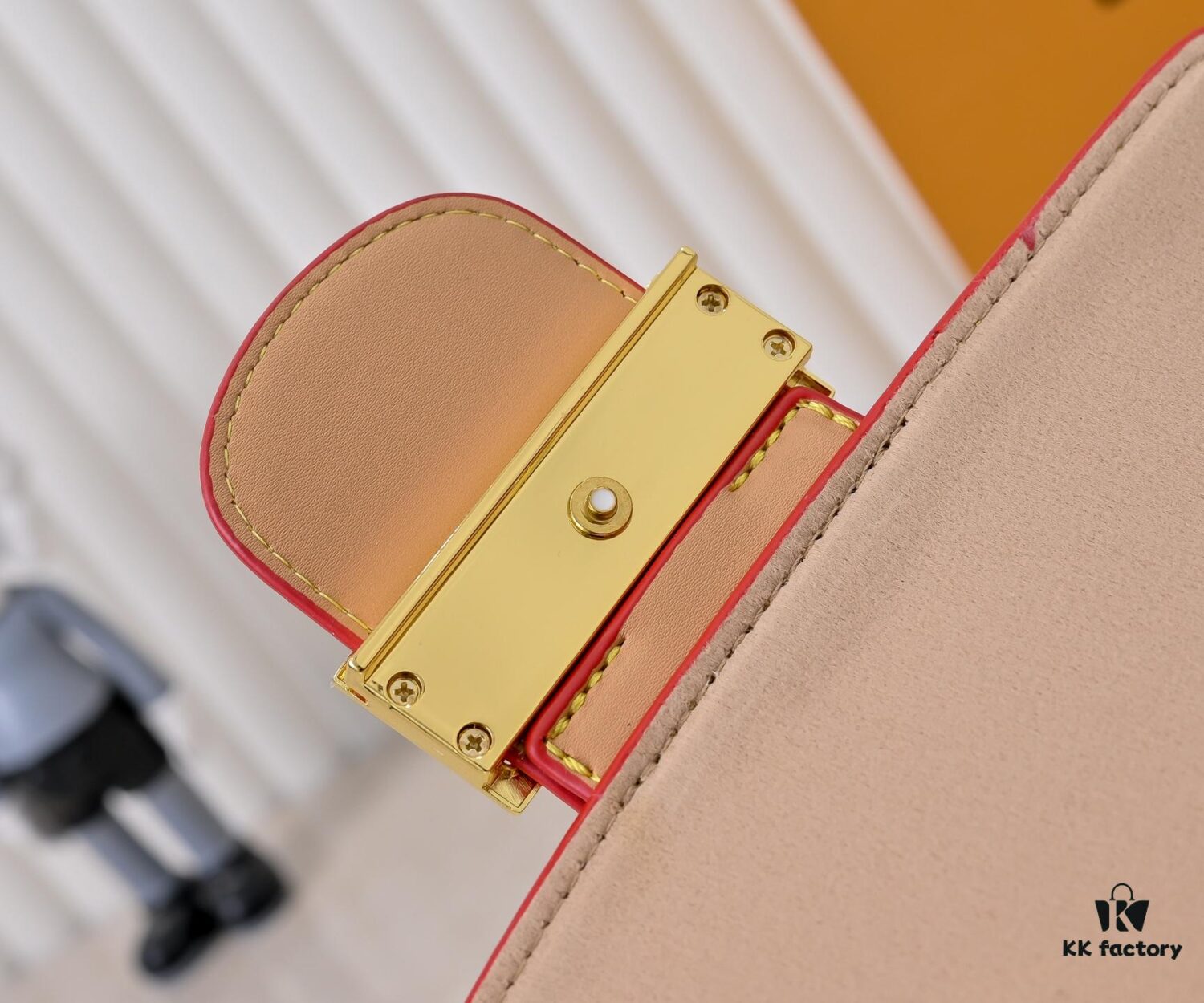 69306b136e68136f4d9a5065 Takashi Murakami White Tricolor Daphne Upgraded Version 💥 Louis Vuitton 2025 Spring Collection Messenger Bag M43599 / 44391 / 44580 Colorway Latest Release Métis