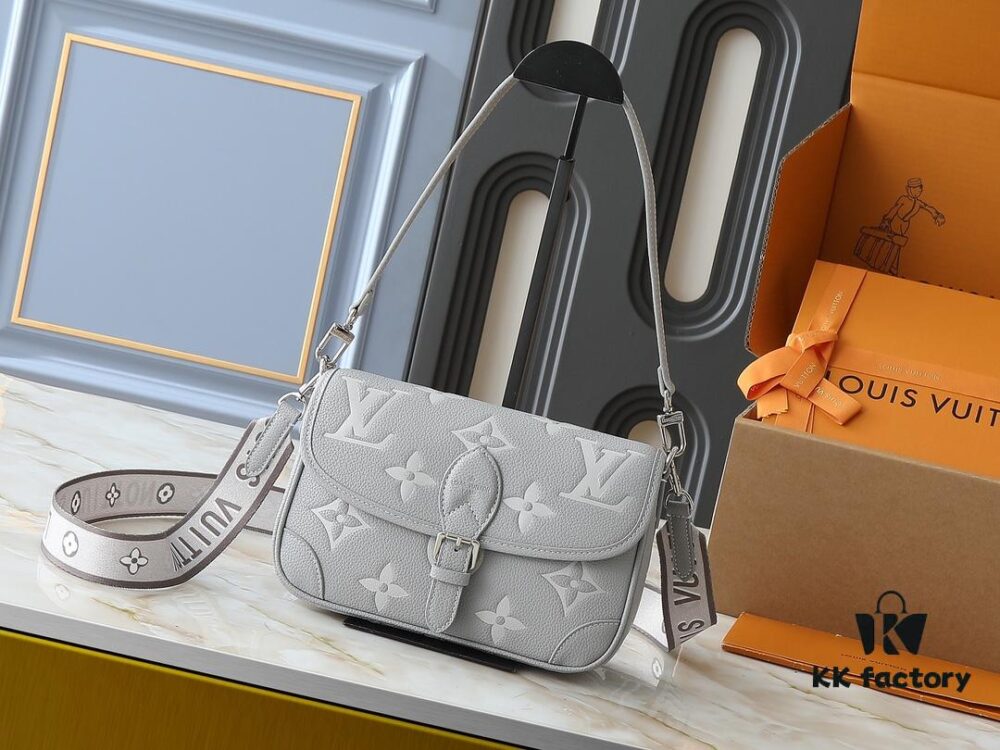 69306b1b6e68136f4d9a506e Upgraded Original M14214 M46583 M46584 M46386 M46388 M45985 Full Leather Baguette Bag Series New Diane Handbag
