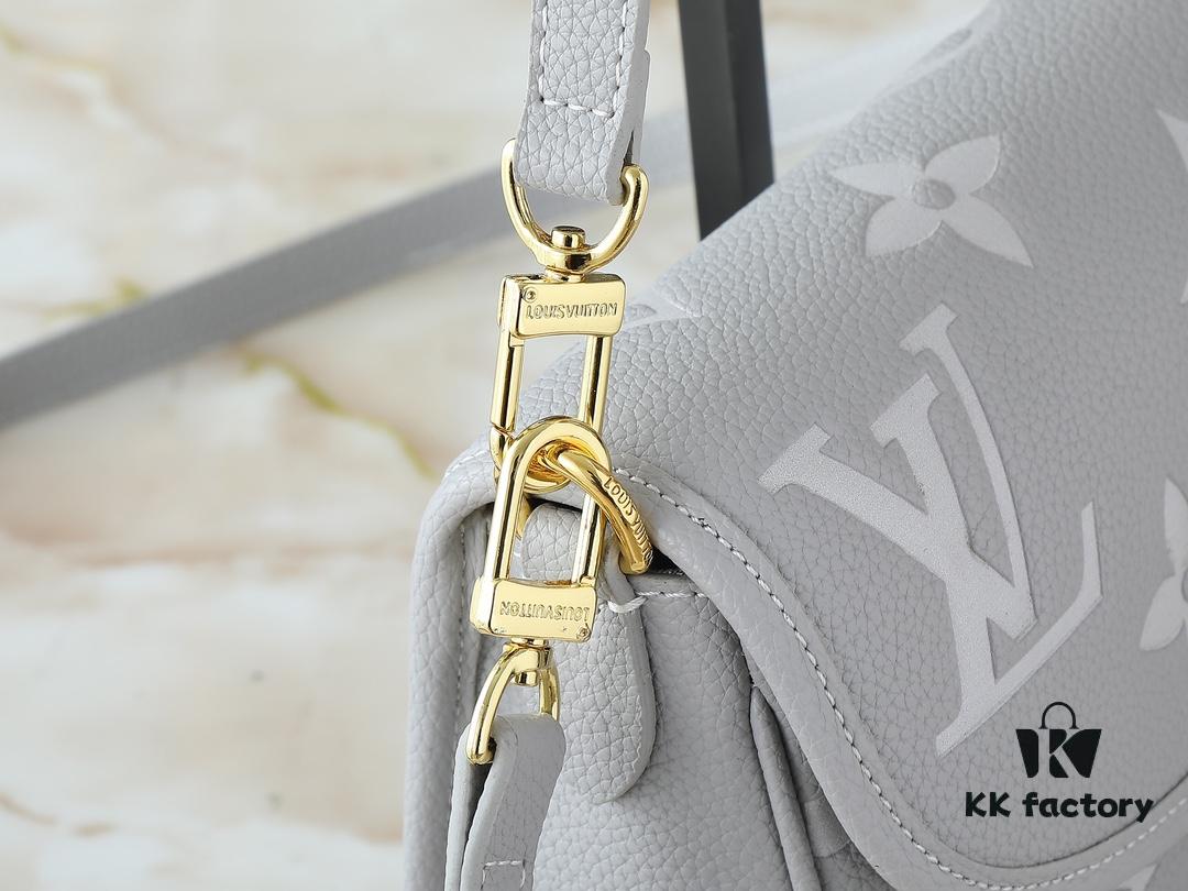 69306b256e68136f4d9a507d Upgraded Original Full Leather Baguette Bag Series New Diane Handbag
