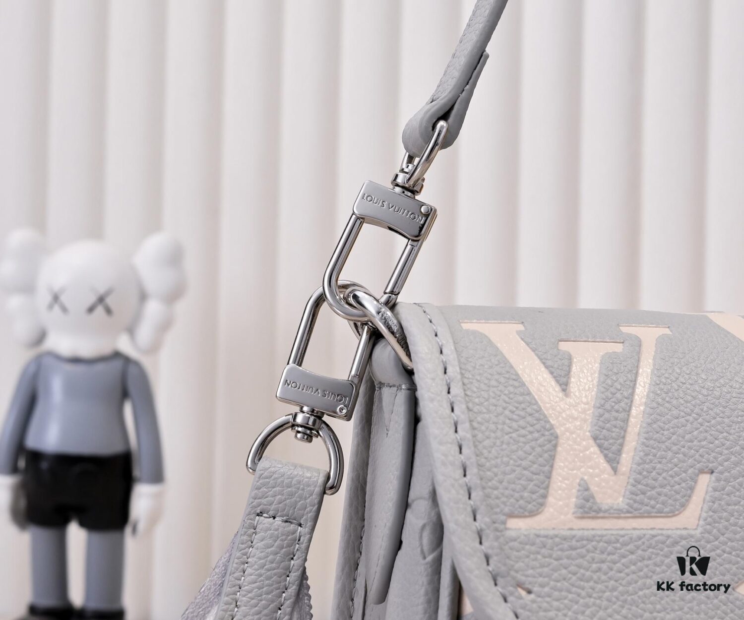 69306b496e68136f4d9a50b4 Exclusive Real Shot - Upgraded Version ‼️ M46386 Black M46388 White M45985 Full Leather Baguette Bag Series New Diane Handbag