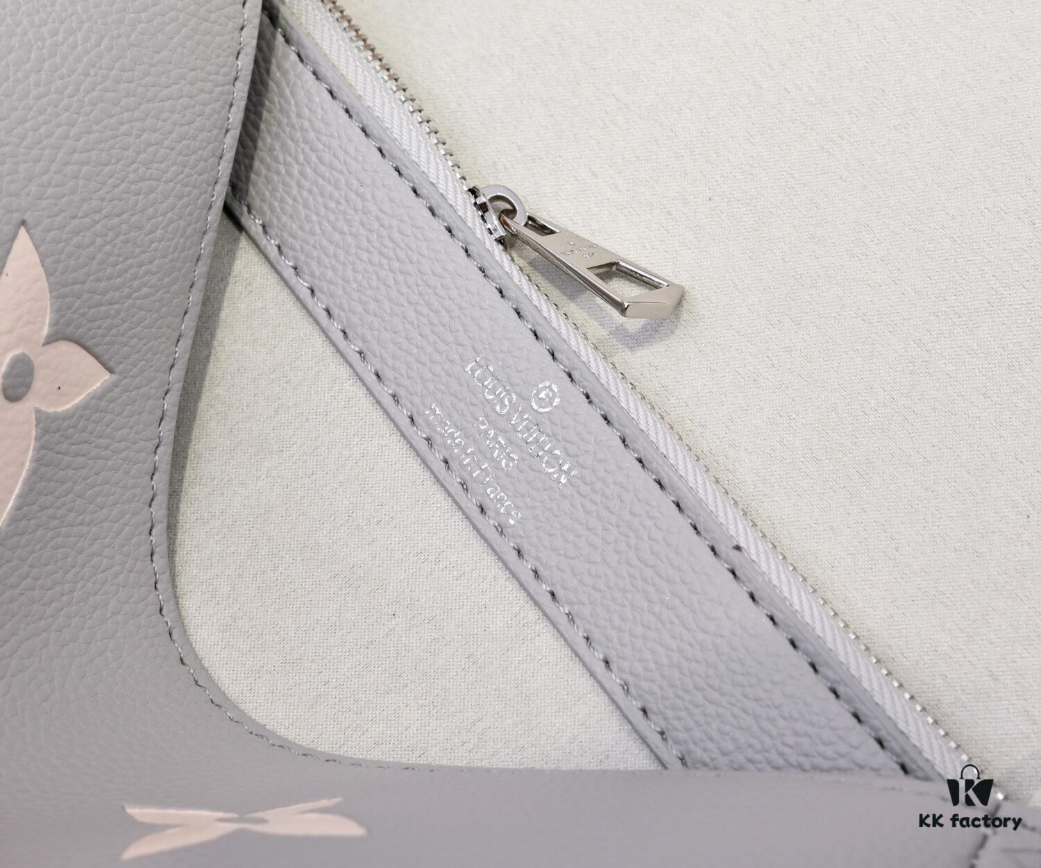 69306b496e68136f4d9a50b5 Exclusive Real Shot - Upgraded Version ‼️ M46386 Black M46388 White M45985 Full Leather Baguette Bag Series New Diane Handbag