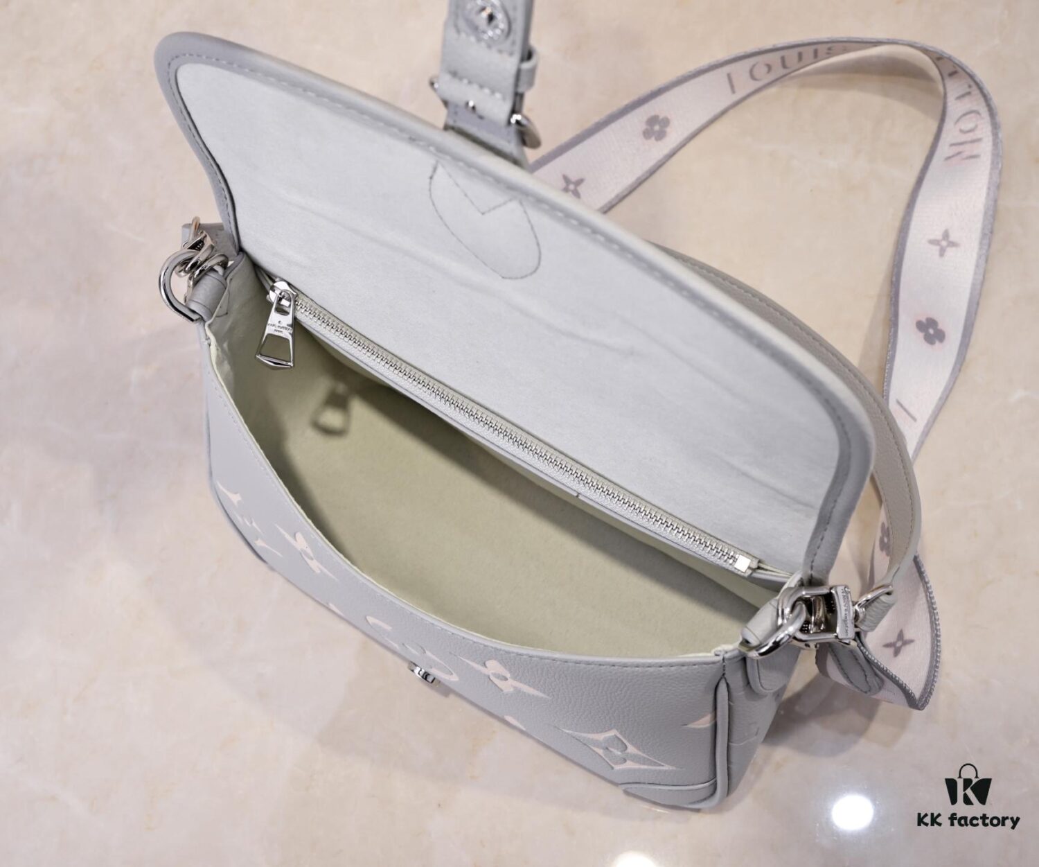 69306b4b6e68136f4d9a50b8 Exclusive Real Shot - Upgraded Version ‼️ M46386 Black M46388 White M45985 Full Leather Baguette Bag Series New Diane Handbag