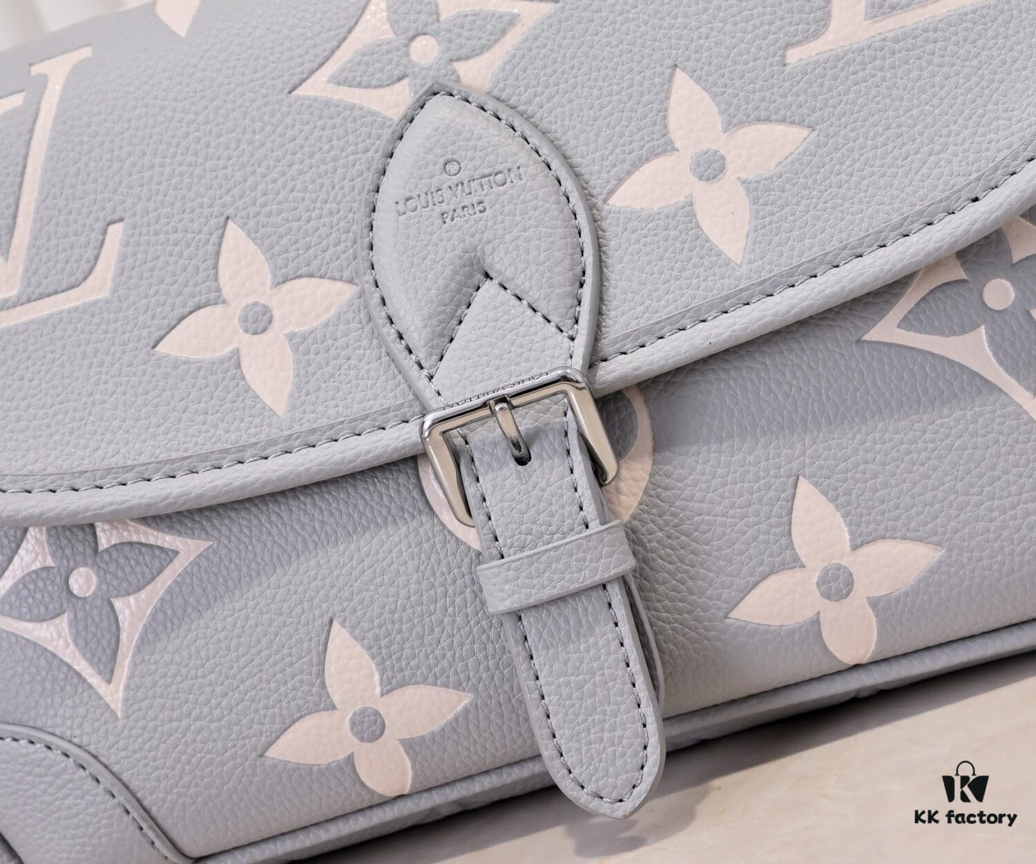 69306b4f6e68136f4d9a50bb Exclusive Real Shot - Upgraded Version ‼️ M46386 Black M46388 White M45985 Full Leather Baguette Bag Series New Diane Handbag