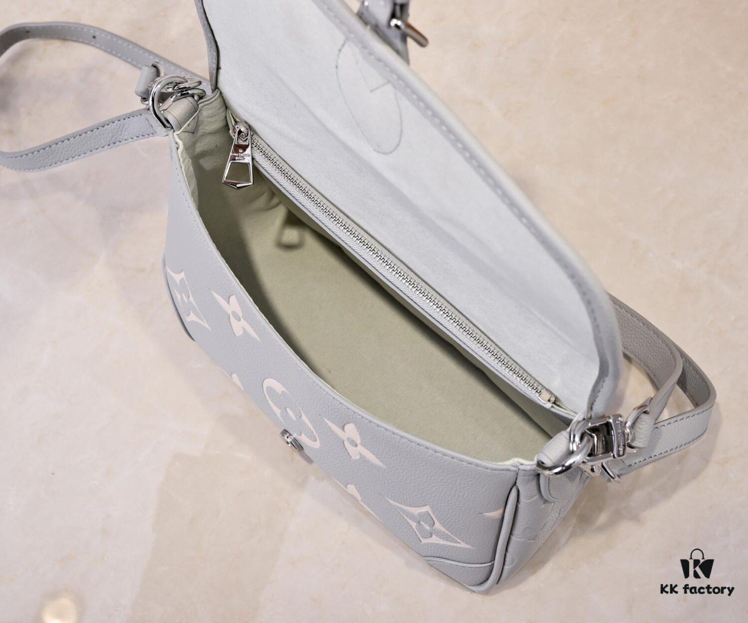 69306b526e68136f4d9a50c2 Exclusive Real Shot - Upgraded Version ‼️ M46386 Black M46388 White M45985 Full Leather Baguette Bag Series New Diane Handbag