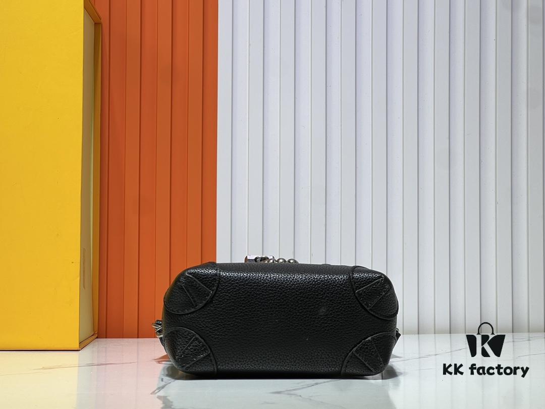 69306bec6e68136f4d9a51ad Upgraded Model: M11630 Steamer 15 Handbag