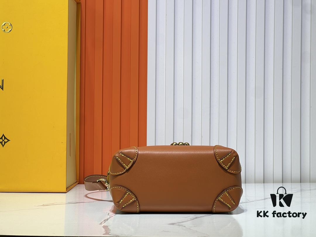 Upgraded Model: M11630 Steamer 15 Handbag