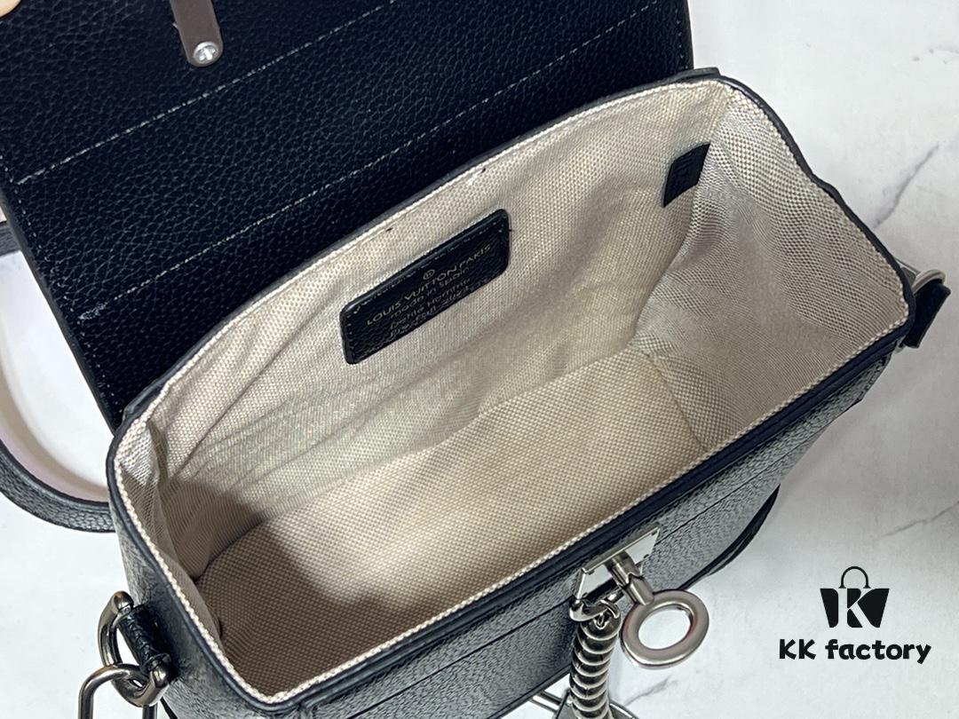 69306bf16e68136f4d9a51b7 Upgraded Model: M11630 Steamer 15 Handbag