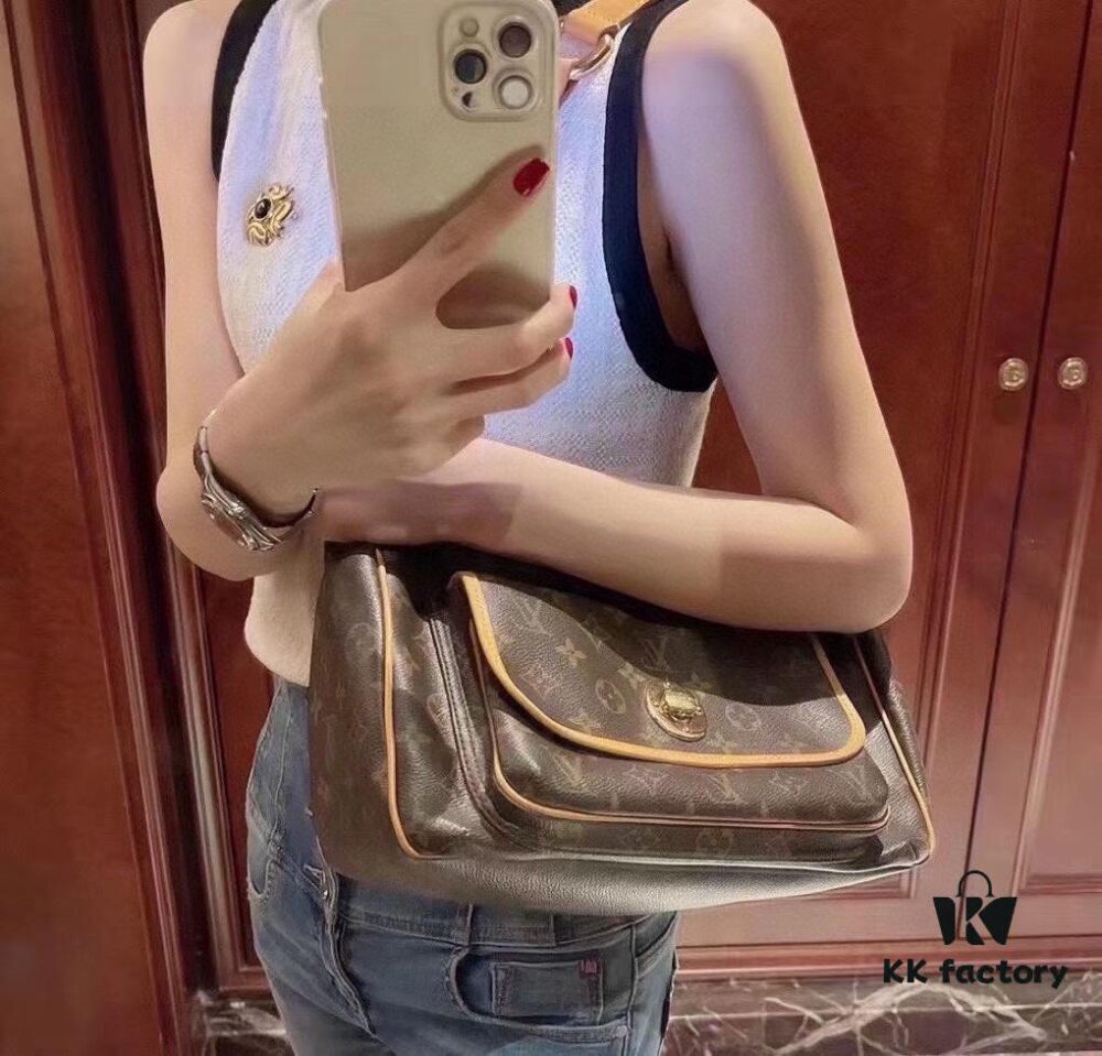 69306c726e68136f4d9a52d0 M40077 M90955 Vintage LOUIS VUITTON Tikal GM - Golden Beans (Small Gold Beans) Classic Coffee Pattern