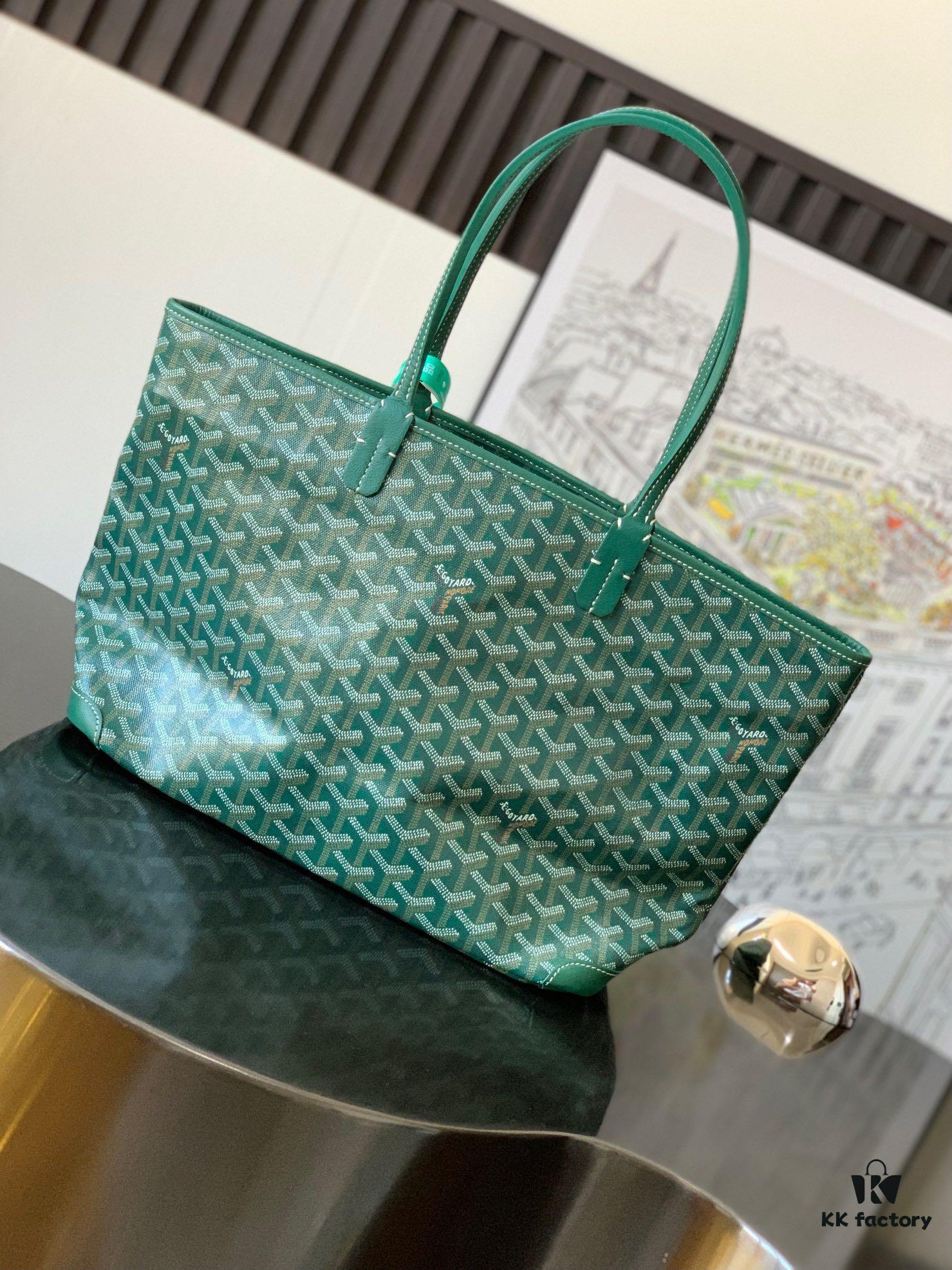 69306c966e68136f4d9a5312 Small Artois Small Bag (Zippered Tote) - A structured tribute to the iconic Saint Louis bag, featuring enhanced security and privacy with leather corners and zip closure