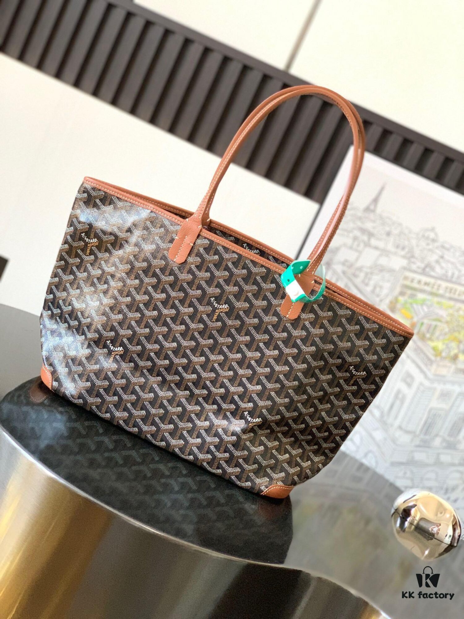 69306c9a6e68136f4d9a531a Small Artois Small Bag (Zip Tote) is a tribute to the iconic Saint Louis Bag, featuring a structured design with enhanced security and privacy thanks to leather corner guards and a zip closure. It also includes a removable inner pouch for organizing your belongings. The Artois Small Bag has longer handles than the Saint Louis Small Bag, making it more comfortable to carry.