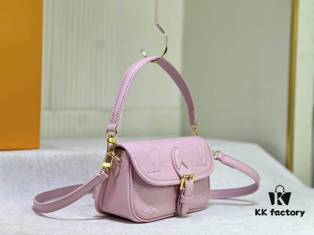 69306cf06e68136f4d9a53ca M83300 M45985 Baguette Collection New Diane Handbag