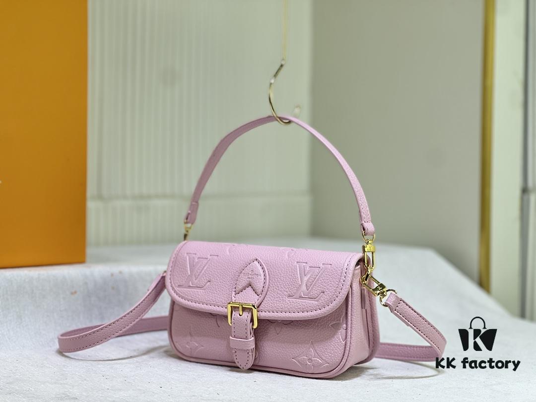 69306cf06e68136f4d9a53cc M83300 M45985 Baguette Collection New Diane Handbag
