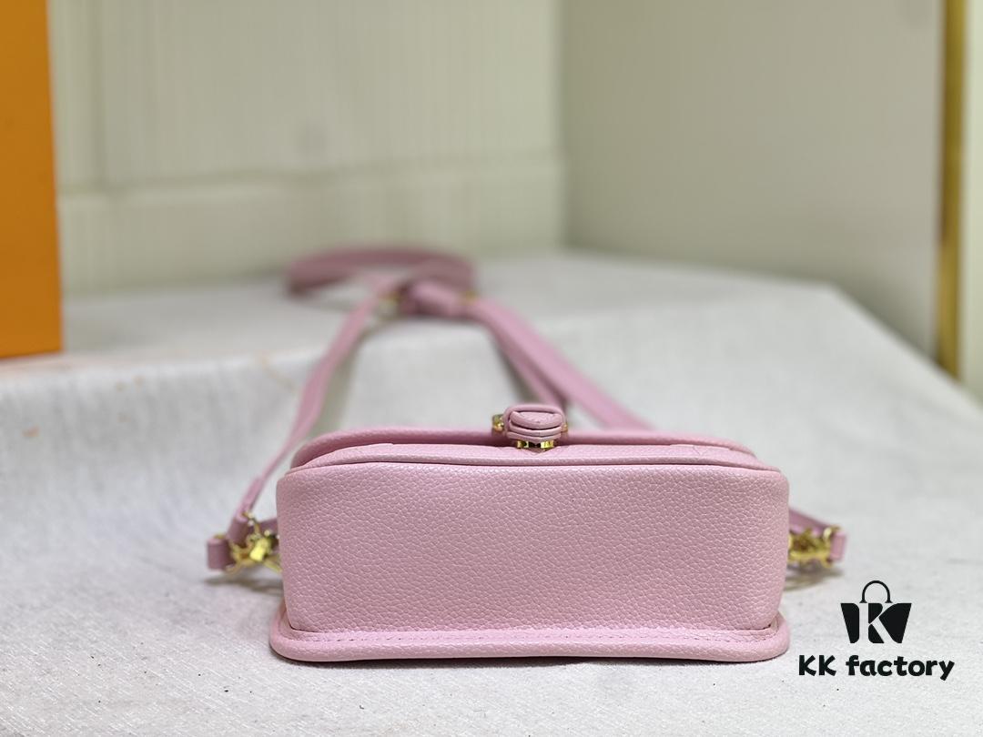 69306cf36e68136f4d9a53d0 M83300 M45985 Baguette Collection New Diane Handbag