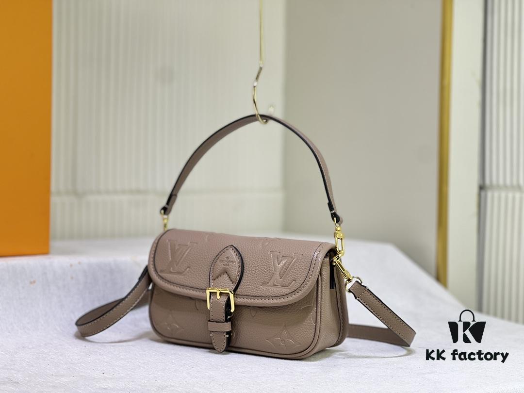 69306cfd6e68136f4d9a53e3 M83300 M45985 Baguette Collection New Diane Handbag