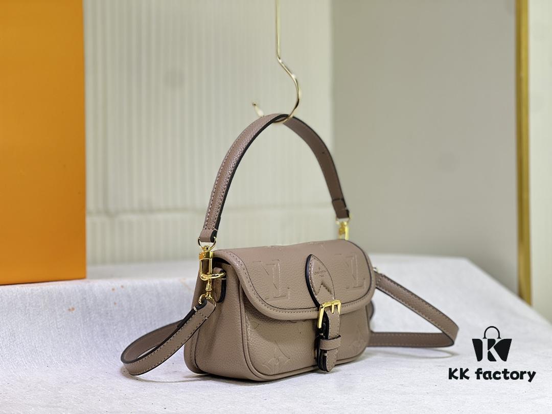 69306cfd6e68136f4d9a53e5 M83300 M45985 Baguette Collection New Diane Handbag