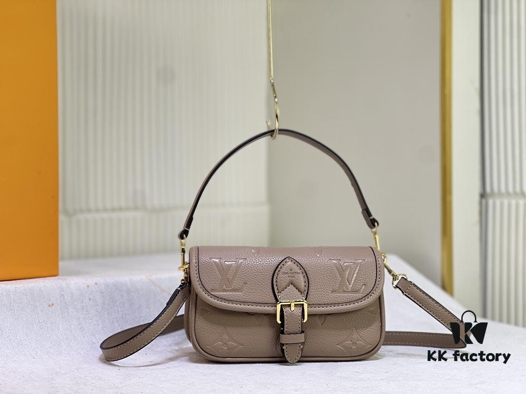 69306cfd6e68136f4d9a53e6 M83300 M45985 Baguette Collection New Diane Handbag
