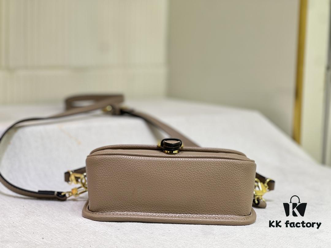 69306cfe6e68136f4d9a53e9 M83300 M45985 Baguette Collection New Diane Handbag