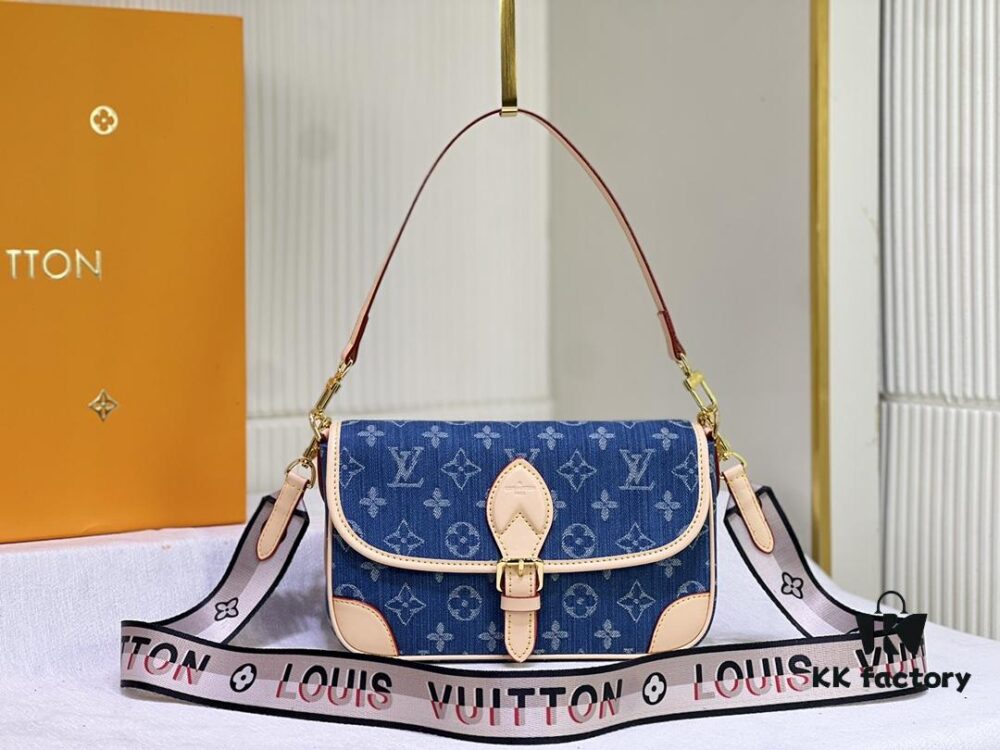 69306d136e68136f4d9a5413 M46386 M45985 Denim Baguette Diane Handbag