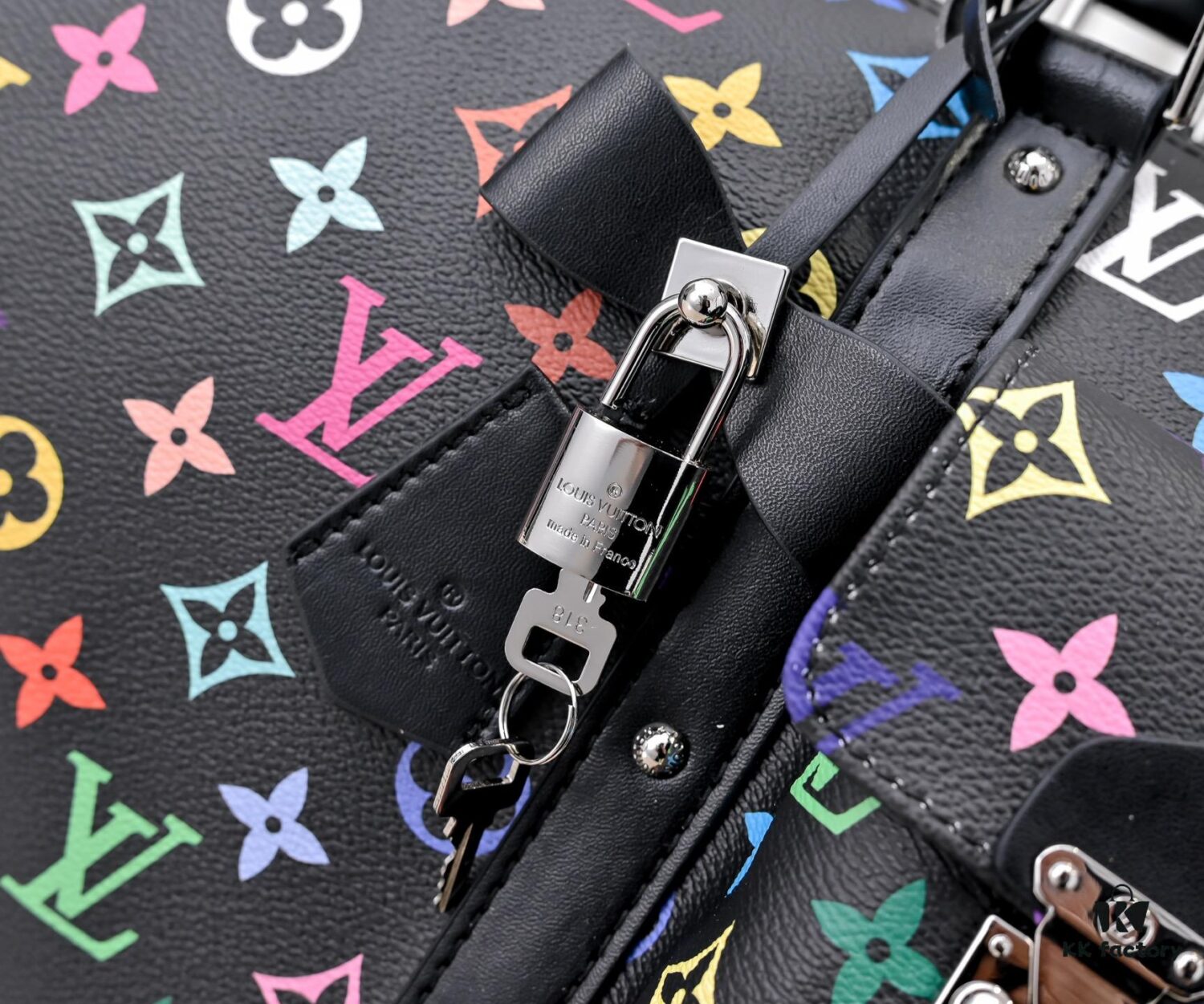 69306d576e68136f4d9a5485 New Arrival M13742 White Color Black Color Travel Bag LV x TM KEEPALL BANDOULIÈRE 45