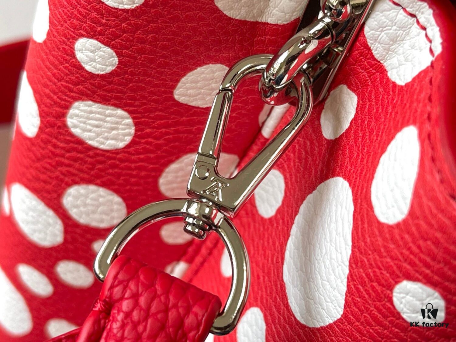 69306d6d6e68136f4d9a54a8 Upgraded M21665 LV x YK Capucines Medium Handbag
