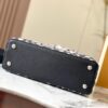 69306d756e68136f4d9a54b6 Upgraded M21665 LV x YK Capucines Medium Handbag