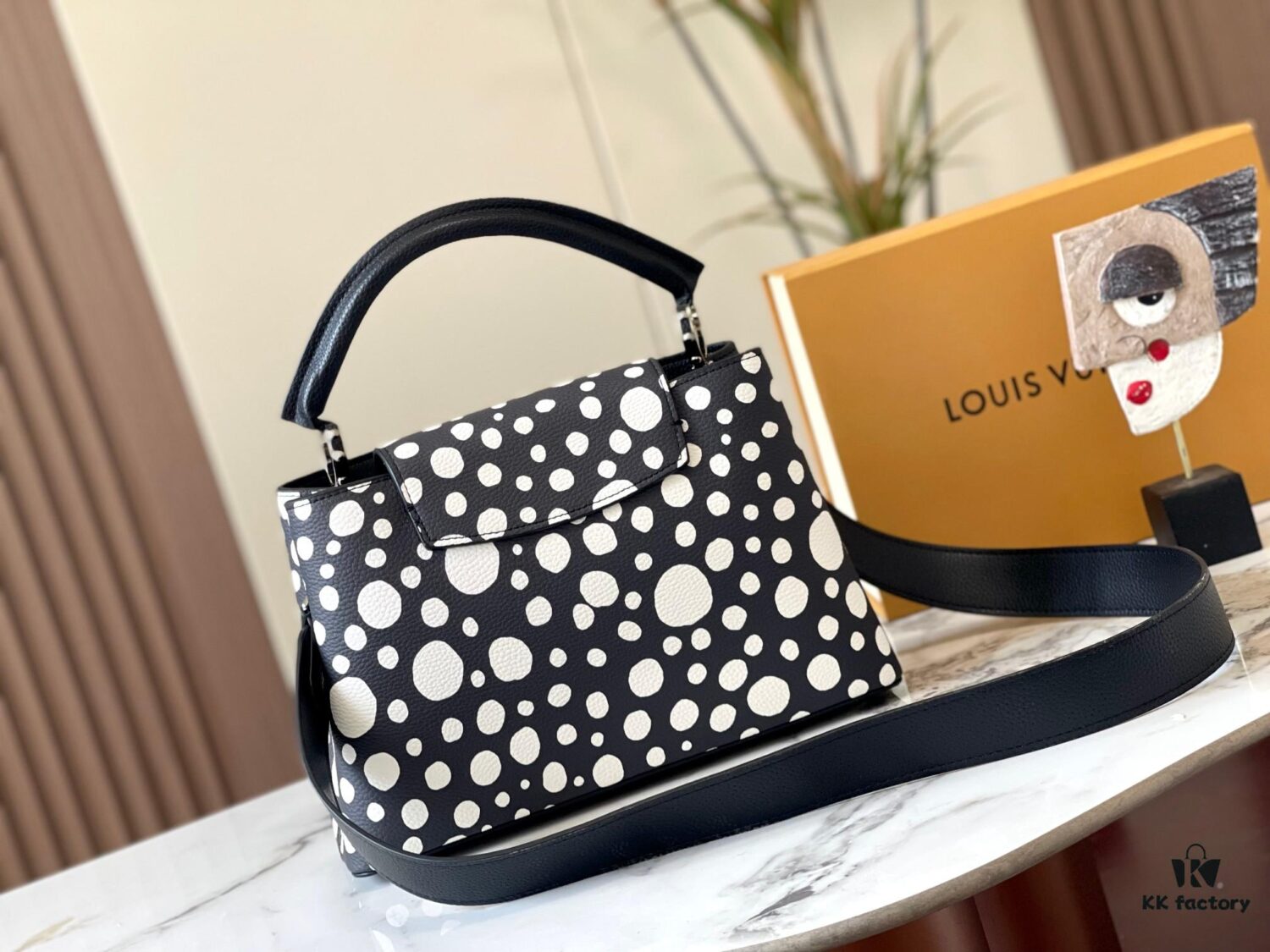 69306d766e68136f4d9a54b7 Upgraded M21665 LV x YK Capucines Medium Handbag