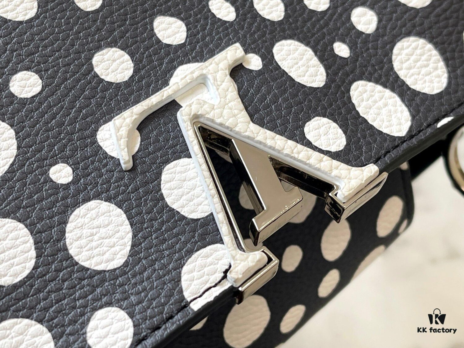 69306d766e68136f4d9a54b8 Upgraded M21665 LV x YK Capucines Medium Handbag